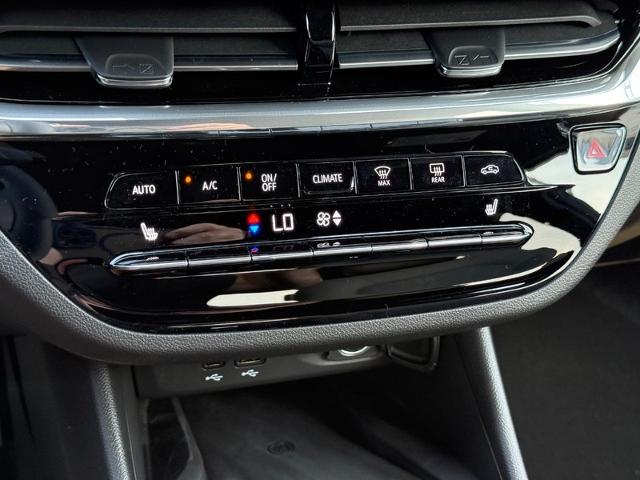 2025 Buick Envista Vehicle Photo in COLUMBIA, MO 65203-3903