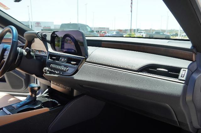 2024 Lexus ES 350 Vehicle Photo in Riverdale, UT 84405