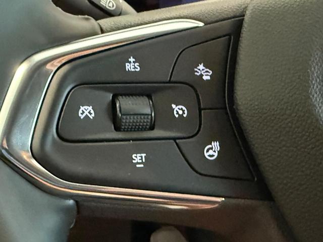 2025 Chevrolet Trax Vehicle Photo in COLUMBIA, MO 65203-3903