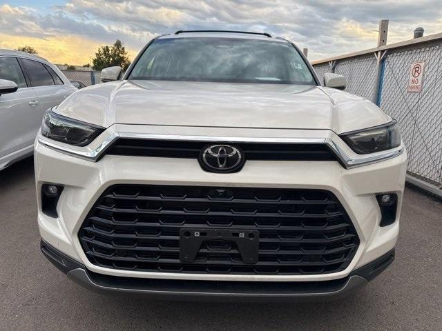 2024 Toyota Grand Highlander Vehicle Photo in ENGLEWOOD, CO 80113-6708