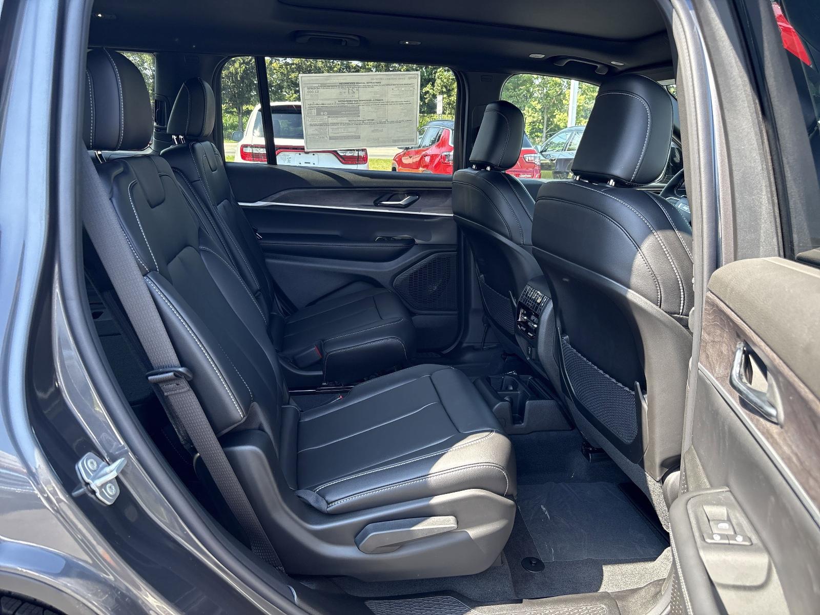 2025 Jeep Grand Cherokee L Vehicle Photo in Mechanicsburg, PA 17050-1707