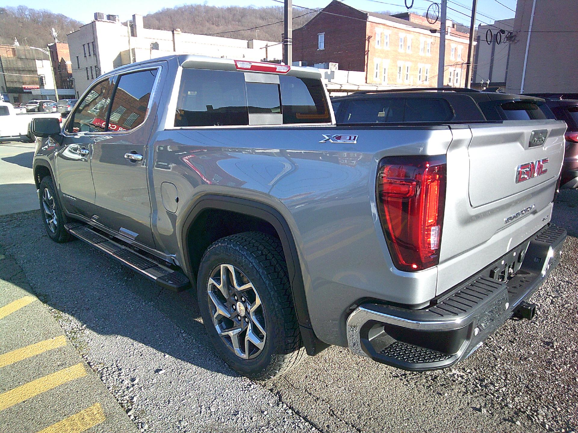 2025 GMC Sierra 1500 Vehicle Photo in KITTANNING, PA 16201-1536