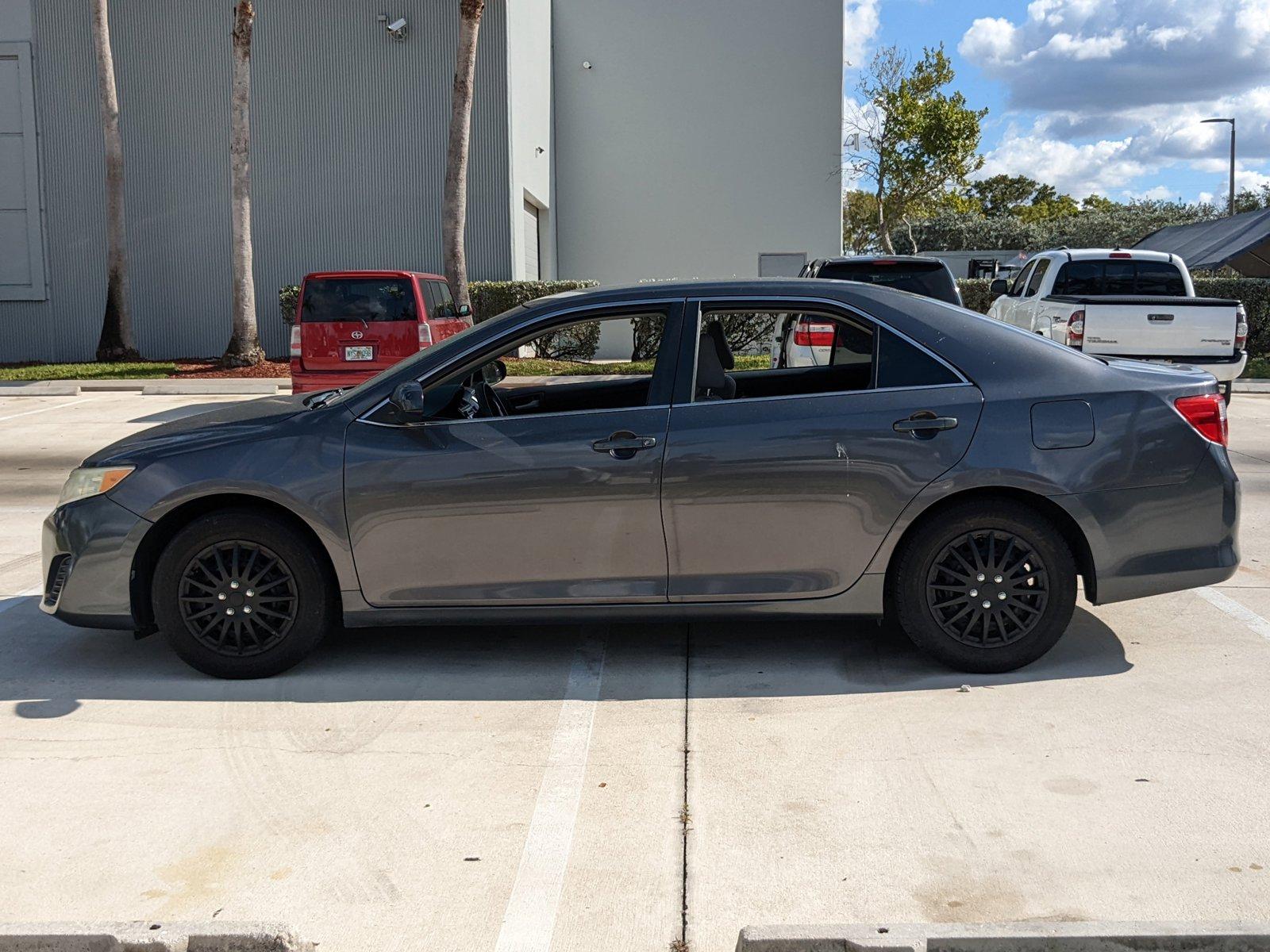 2014 Toyota Camry Vehicle Photo in Davie, FL 33331