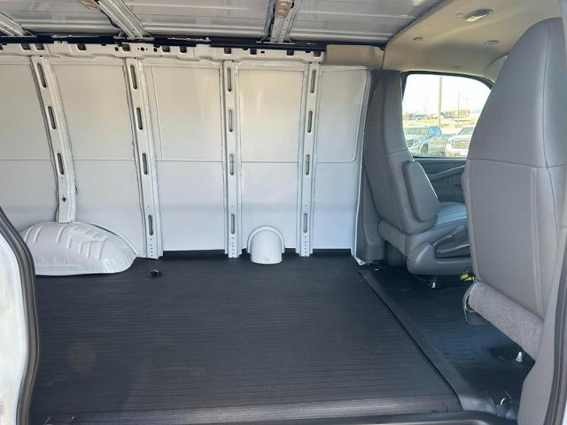 2024 Chevrolet Express Cargo 2500 Vehicle Photo in COLUMBIA, MO 65203-3903