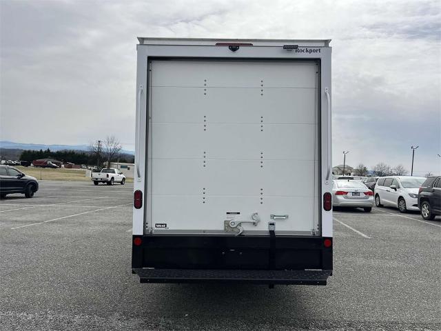 2025 Chevrolet Express Cutaway 3500 Vehicle Photo in ALCOA, TN 37701-3235