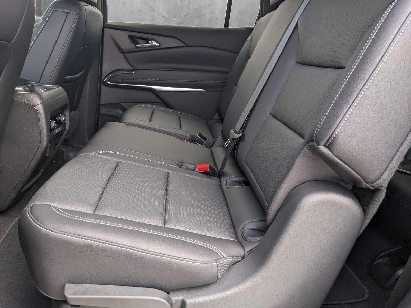 2025 Chevrolet Traverse Vehicle Photo in MIAMI, FL 33172-3015