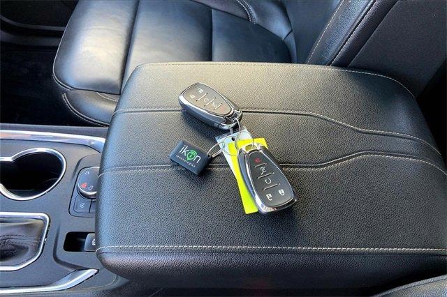 2022 Chevrolet Traverse Vehicle Photo in TOPEKA, KS 66609-0000