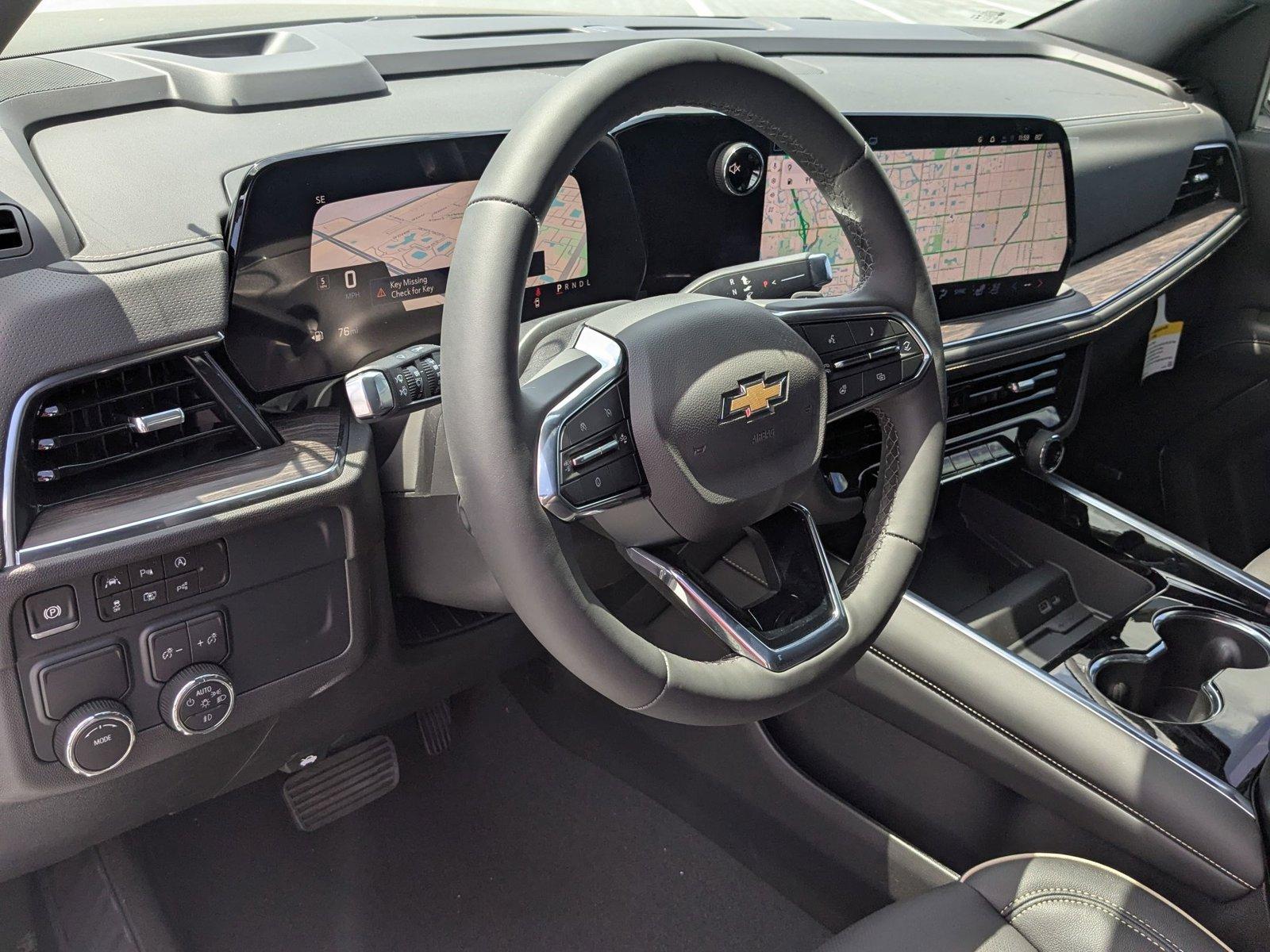 2025 Chevrolet Suburban Vehicle Photo in PEMBROKE PINES, FL 33024-6534