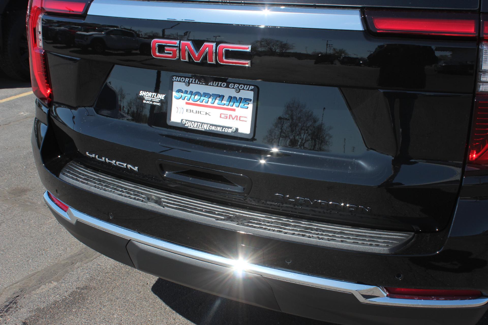 2025 GMC Yukon XL Vehicle Photo in AURORA, CO 80012-4011