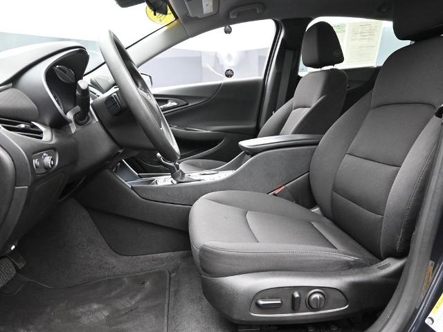 2023 Chevrolet Malibu Vehicle Photo in Cedar Rapids, IA 52402