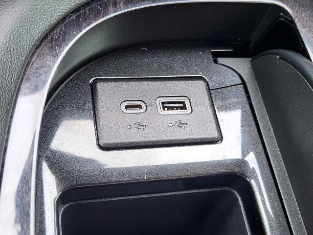 2021 Cadillac Escalade Vehicle Photo in DENTON, TX 76210-9321
