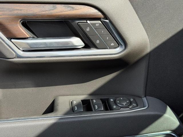 2025 GMC Sierra 1500 Vehicle Photo in COLUMBIA, MO 65203-3903
