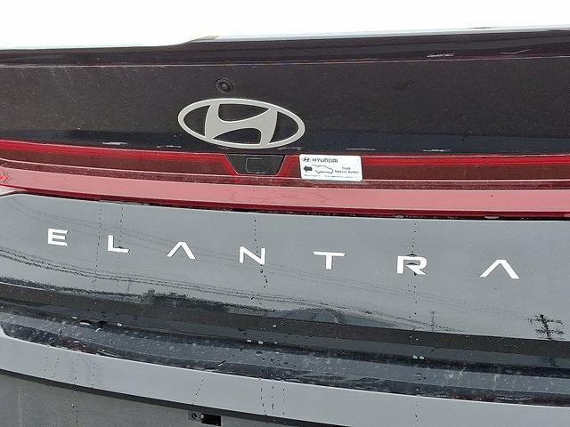 2025 Hyundai ELANTRA Vehicle Photo in Philadelphia, PA 19116