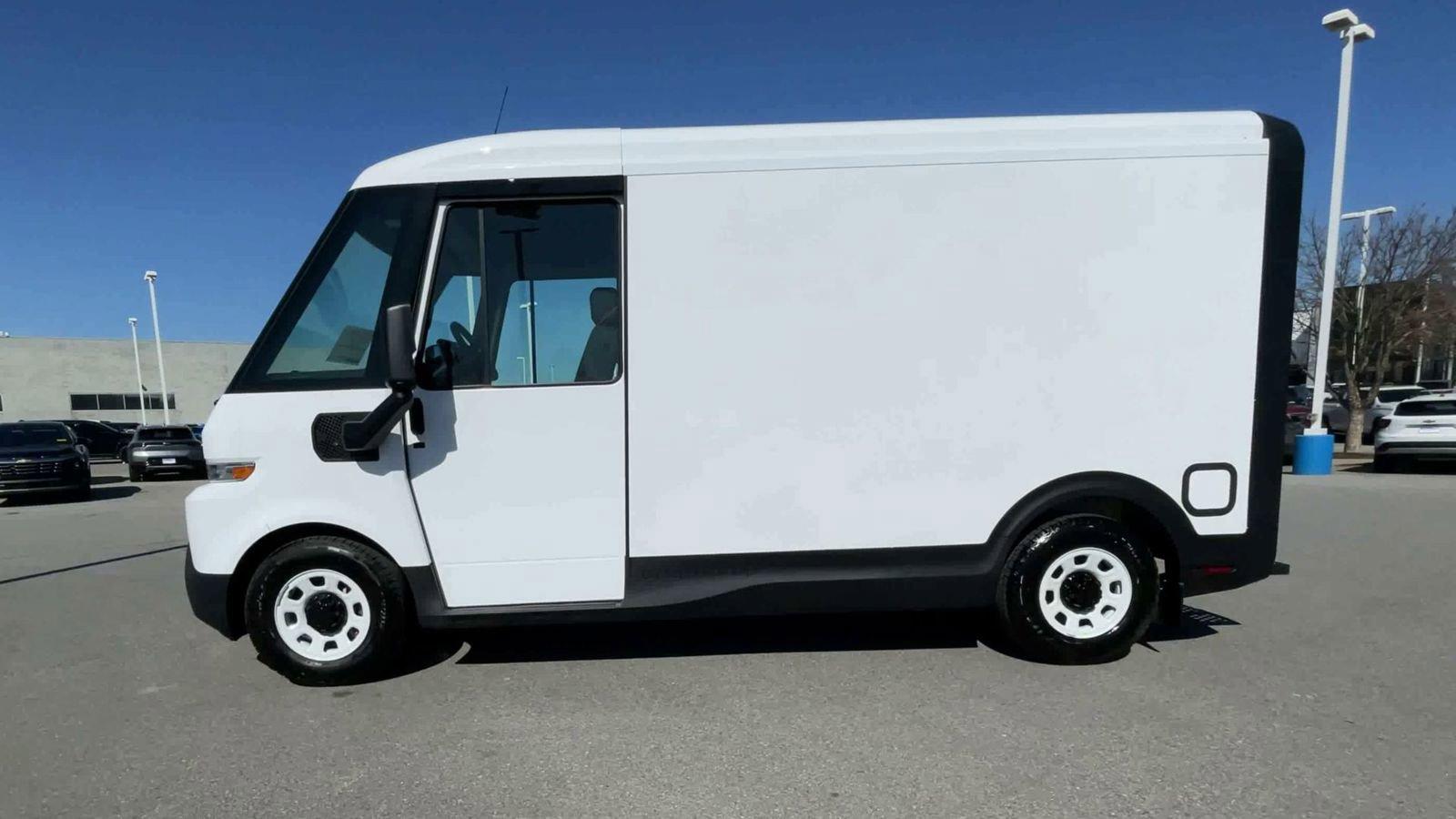 2025 Chevrolet BrightDrop 400 Vehicle Photo in BENTONVILLE, AR 72712-4322