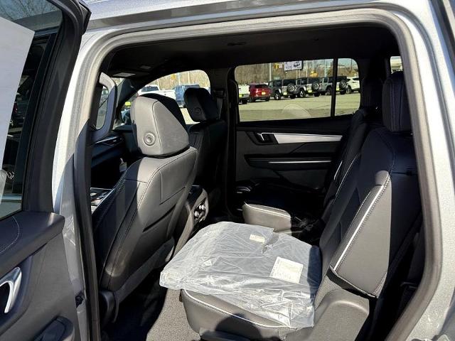 2025 Buick Enclave Vehicle Photo in CHICOPEE, MA 01020-5001