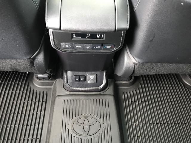 2021 Toyota Highlander Vehicle Photo in GREEN BAY, WI 54303-3330