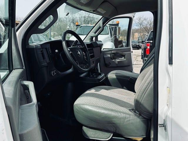2016 Chevrolet Express Cutaway 3500 Vehicle Photo in MEDINA, OH 44256-9631