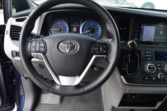 2020 Toyota Sienna Vehicle Photo in Houston, TX 77090