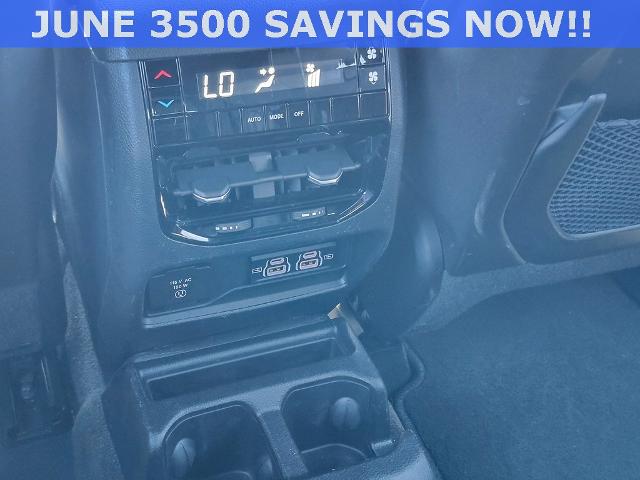 2023 Jeep Grand Cherokee L Vehicle Photo in GREEN BAY, WI 54304-5303