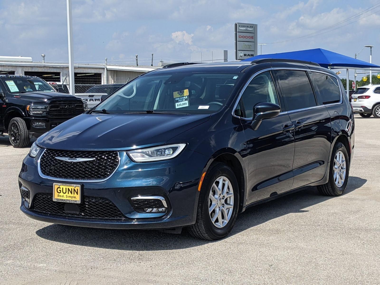 2022 Chrysler Pacifica Vehicle Photo in Seguin, TX 78155