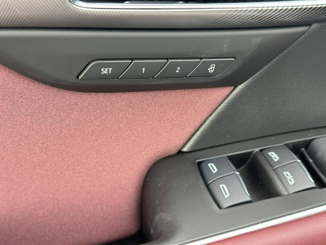 2025 Buick Envision Vehicle Photo in COLUMBIA, MO 65203-3903