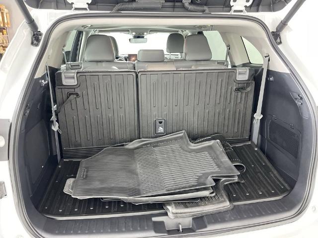 2024 Toyota Highlander Vehicle Photo in GILBERT, AZ 85297-0402