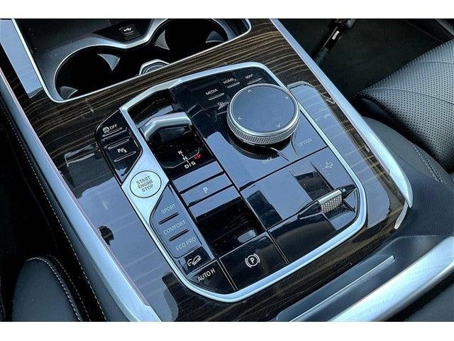 2024 BMW X7 xDrive40i Vehicle Photo in San Antonio, TX 78230