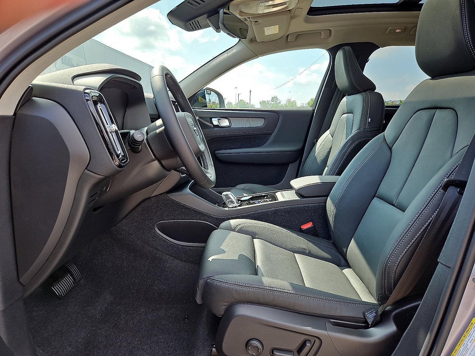 2026 Volvo XC40 Vehicle Photo in Trevose, PA 19053