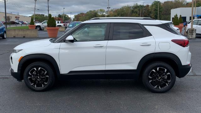 2022 Chevrolet Trailblazer Vehicle Photo in MOON TOWNSHIP, PA 15108-2571