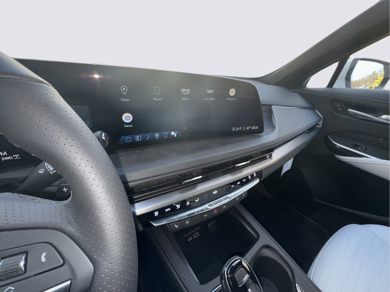 2025 Cadillac XT4 Vehicle Photo in LEOMINSTER, MA 01453-2952