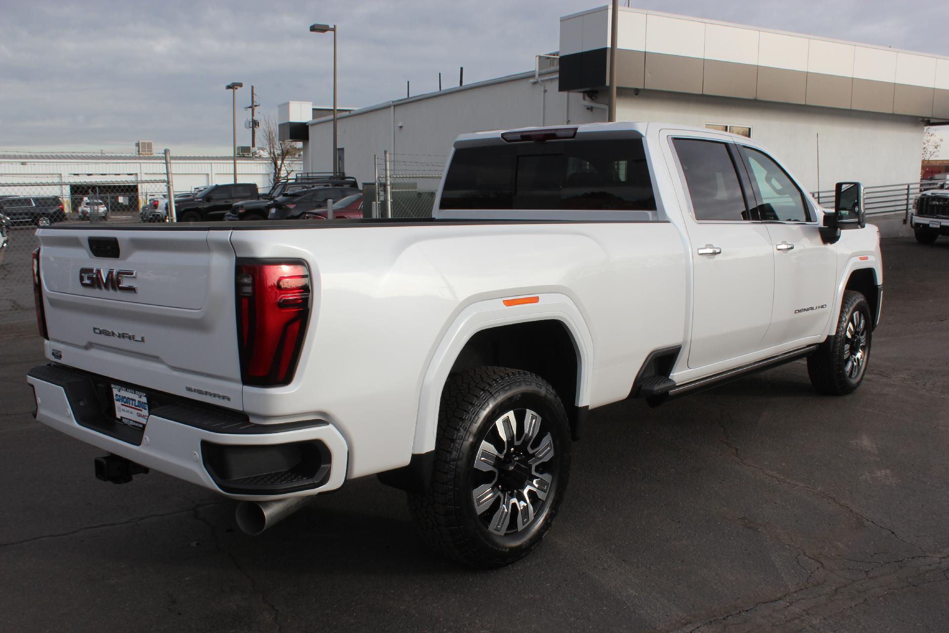 2025 GMC Sierra 2500 HD Vehicle Photo in AURORA, CO 80012-4011