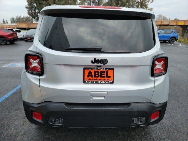 2020 Jeep Renegade Altitude photo 5