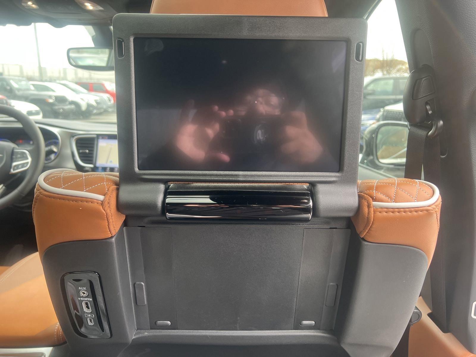 2025 Chrysler Pacifica Vehicle Photo in Mechanicsburg, PA 17050-1707