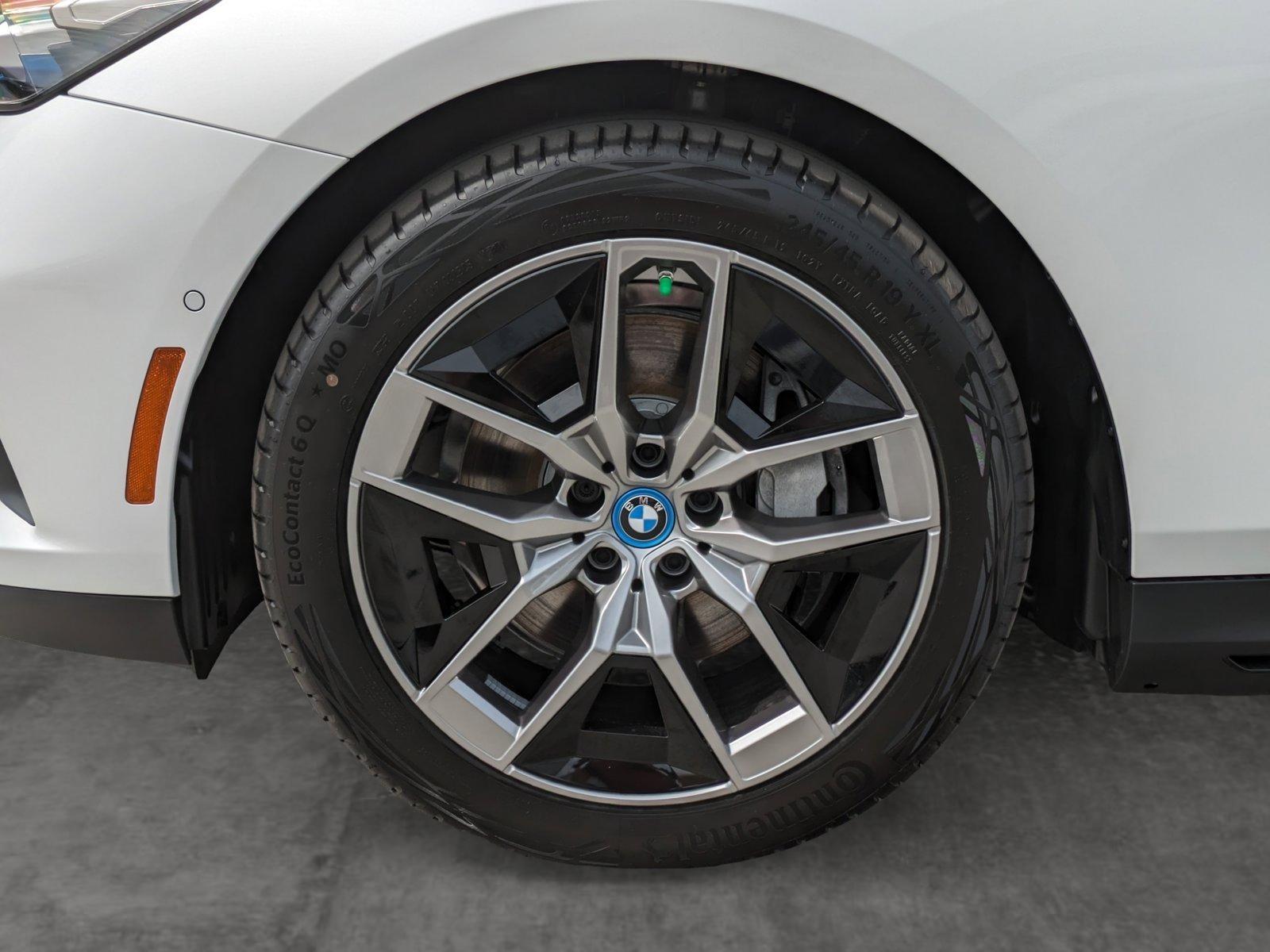 2025 BMW i5 Vehicle Photo in Rockville, MD 20852