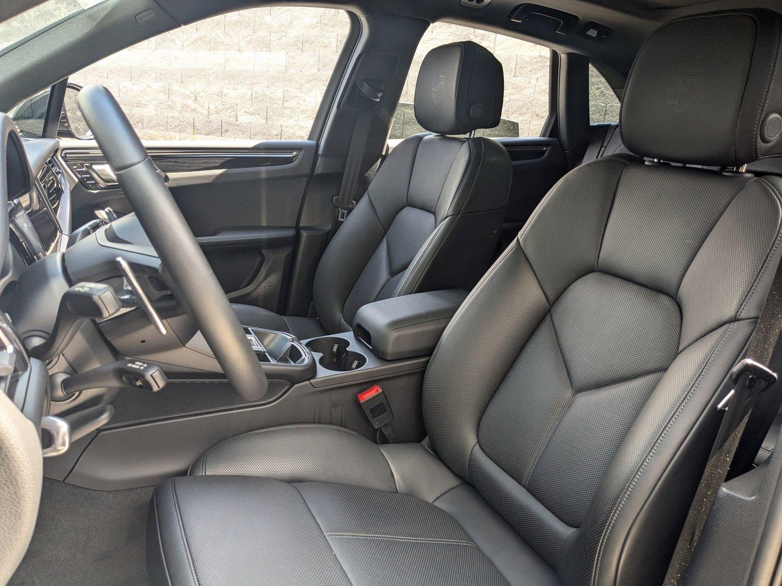 2024 Porsche Macan Vehicle Photo in Towson, MD 21204