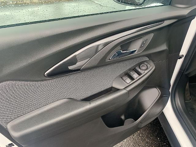 2022 Chevrolet Trailblazer Vehicle Photo in MOON TOWNSHIP, PA 15108-2571