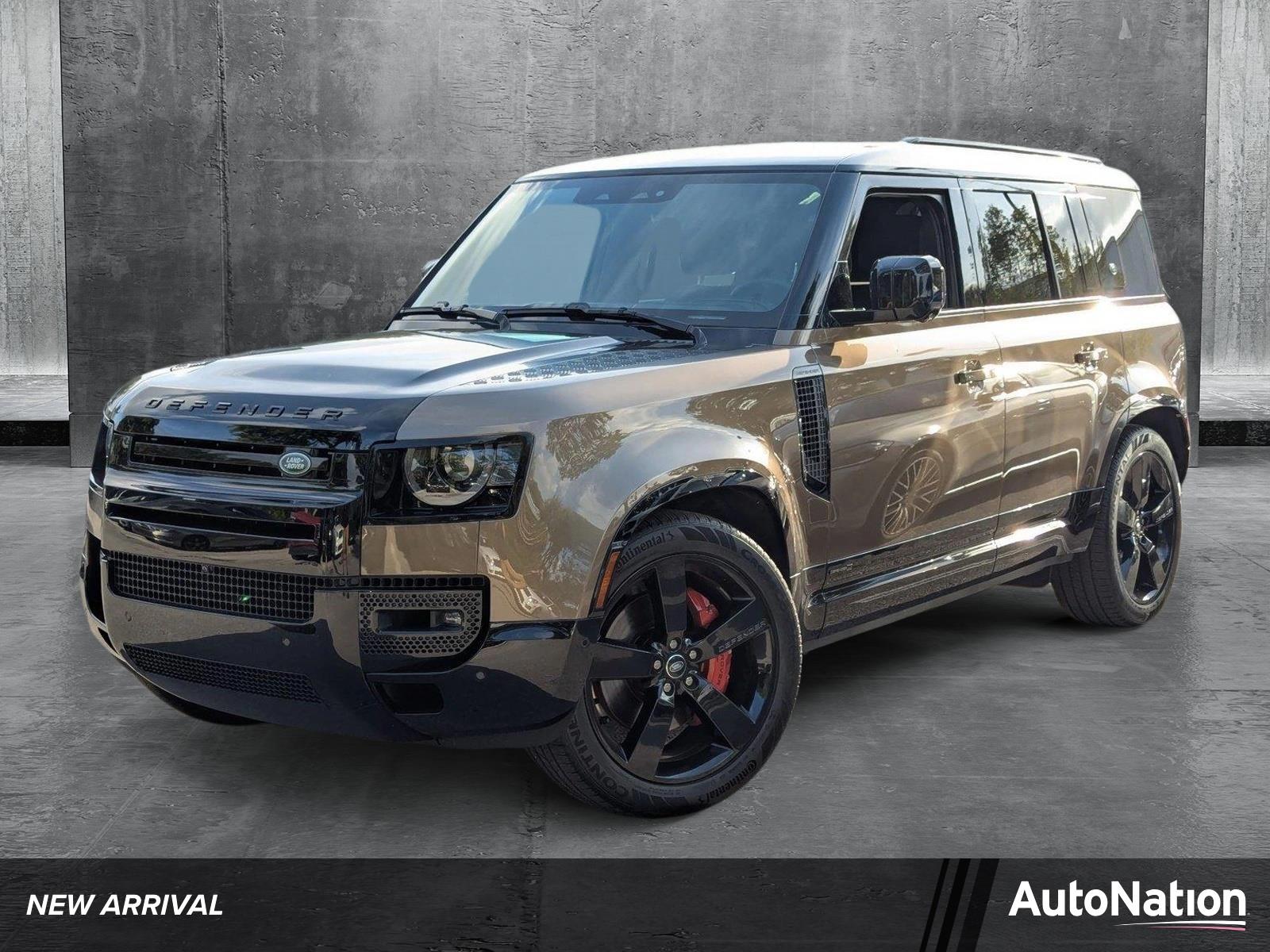 2024 Land Rover Defender Vehicle Photo in Pompano Beach, FL 33064