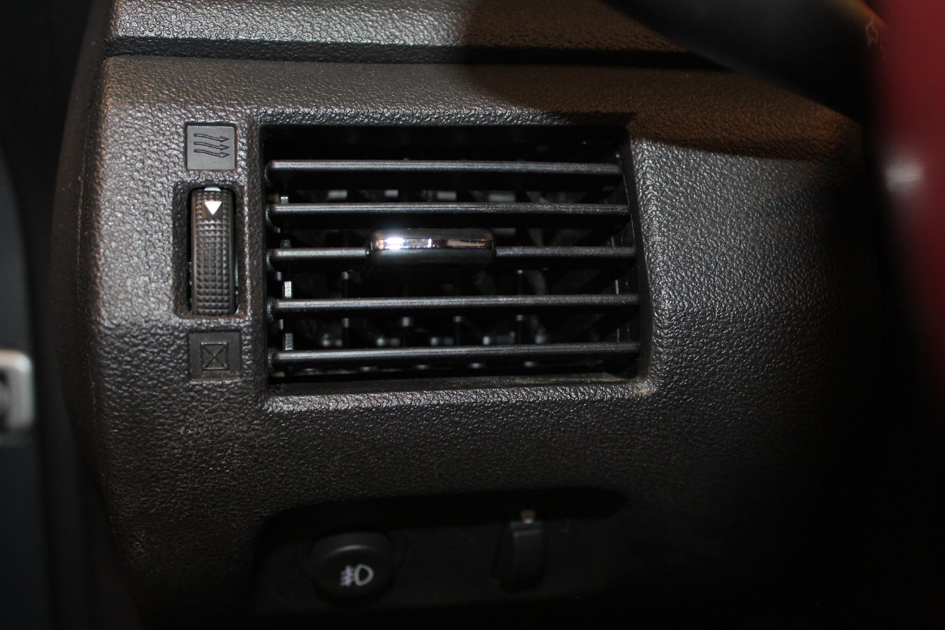 2008 Saturn Sky Vehicle Photo in NORTHAMPTON, MA 01060-1120