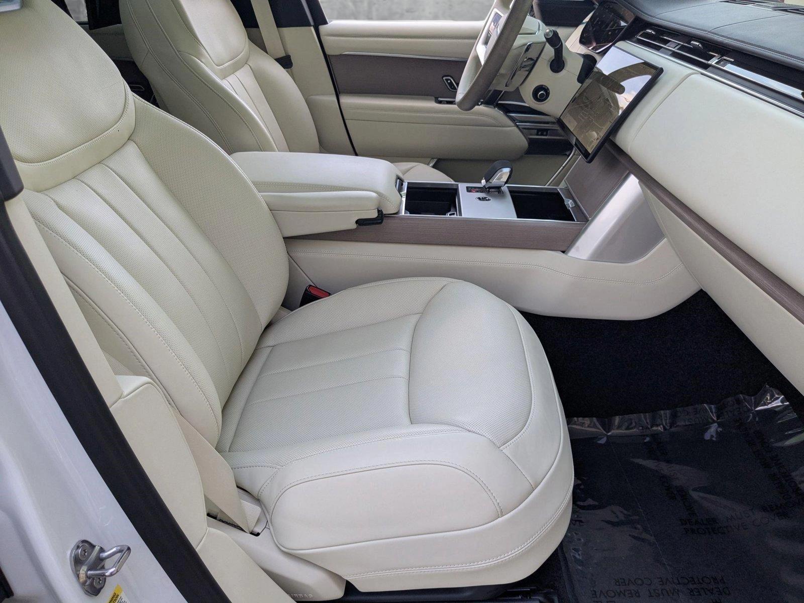2025 Land Rover Range Rover Vehicle Photo in Pompano Beach, FL 33064