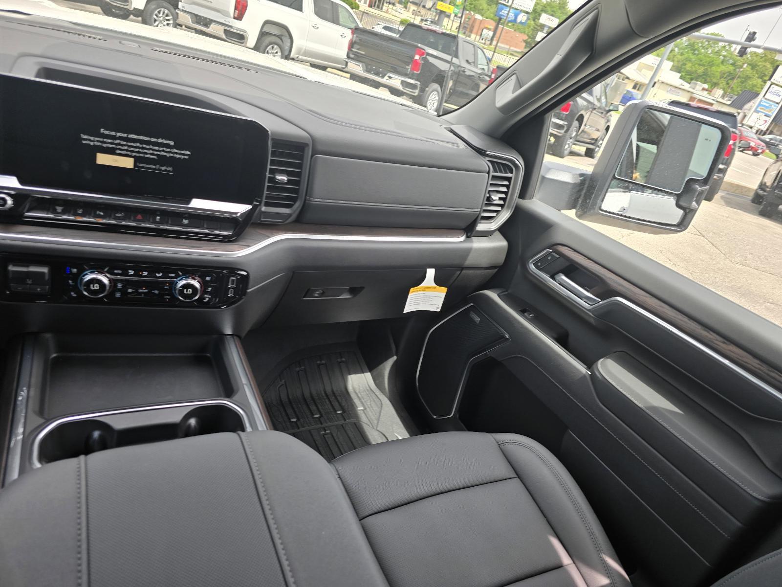 2025 GMC Sierra 2500 HD Vehicle Photo in Rolla, MO 65401