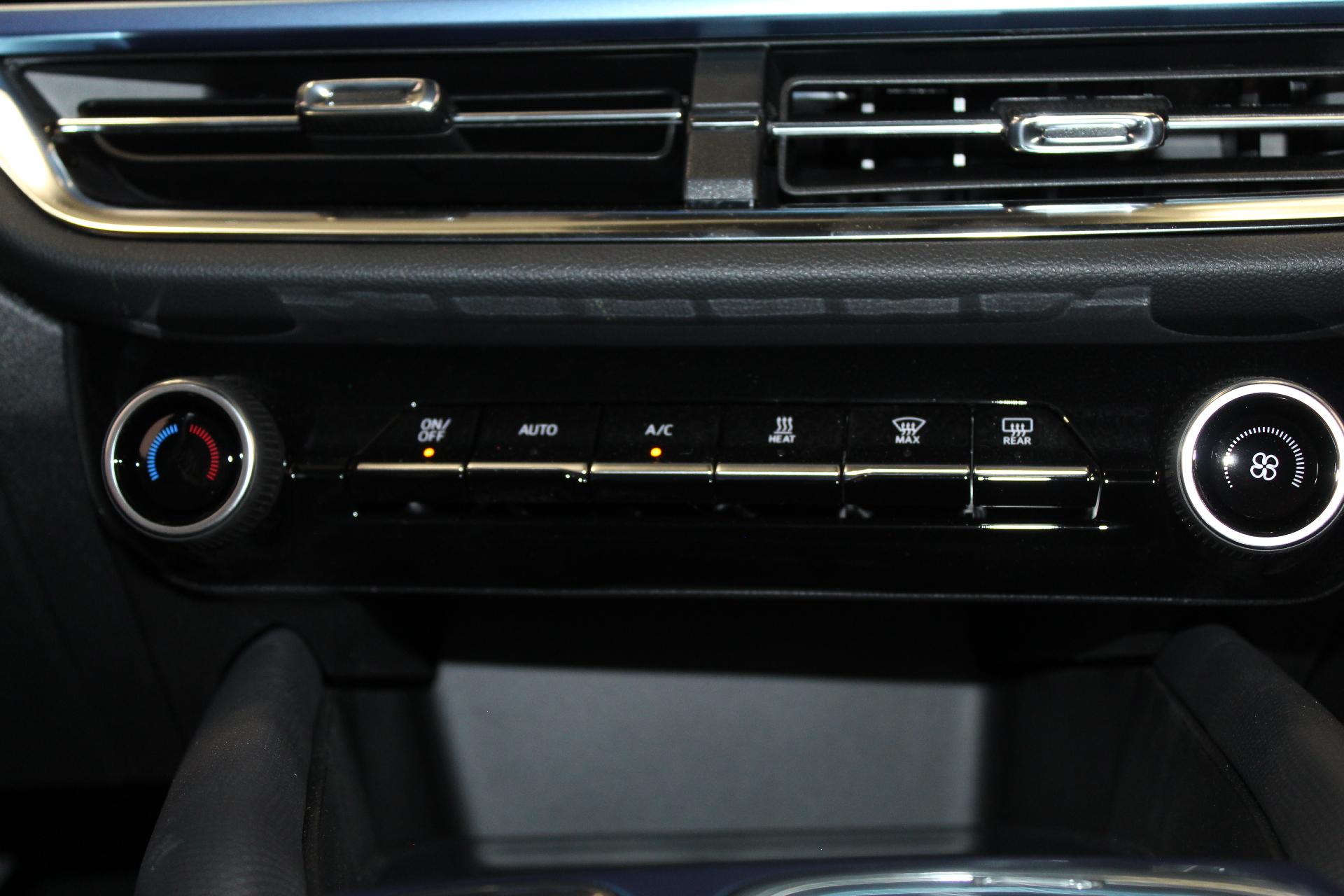 2025 Chevrolet Equinox EV Vehicle Photo in NORTHAMPTON, MA 01060-1120