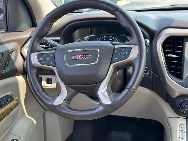 2017 GMC Acadia Vehicle Photo in COLUMBIA, MO 65203-3903