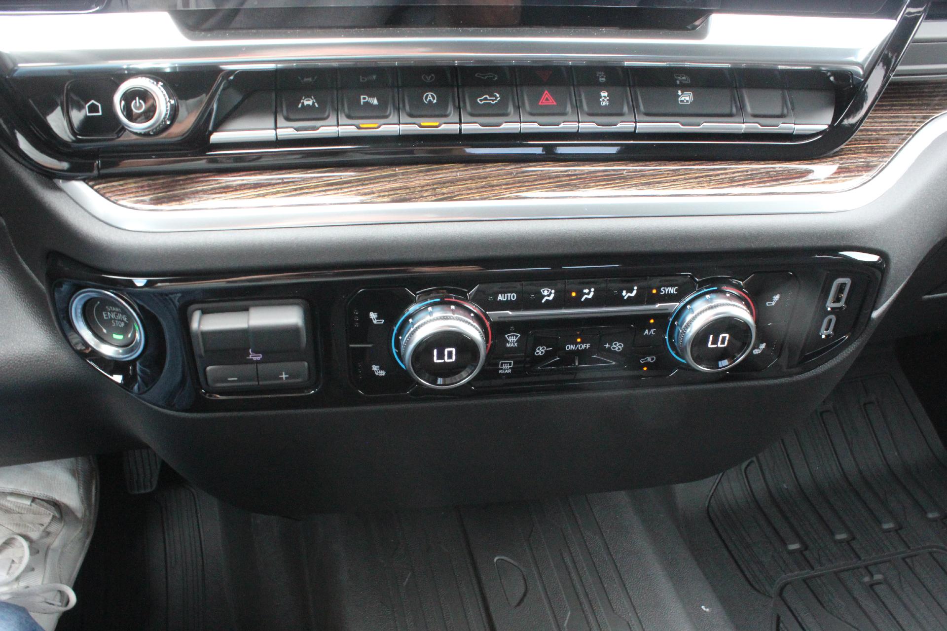 2025 GMC Sierra 1500 Vehicle Photo in AURORA, CO 80012-4011