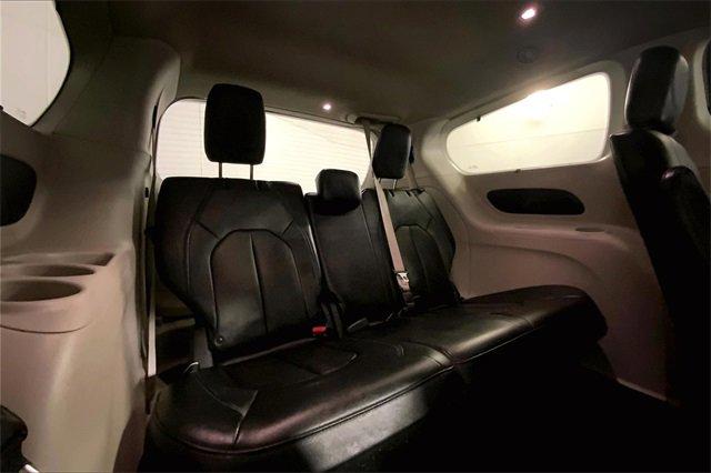 2021 Chrysler Pacifica Vehicle Photo in KANSAS CITY, MO 64114-4502