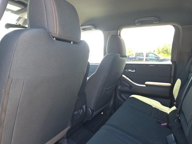 2024 Nissan Frontier Vehicle Photo in ENGLEWOOD, CO 80113-6708