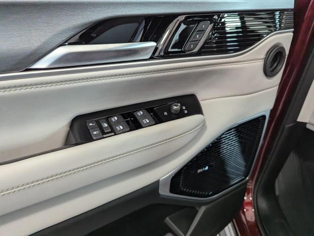 2025 Jeep Wagoneer Vehicle Photo in Oshkosh, WI 54901