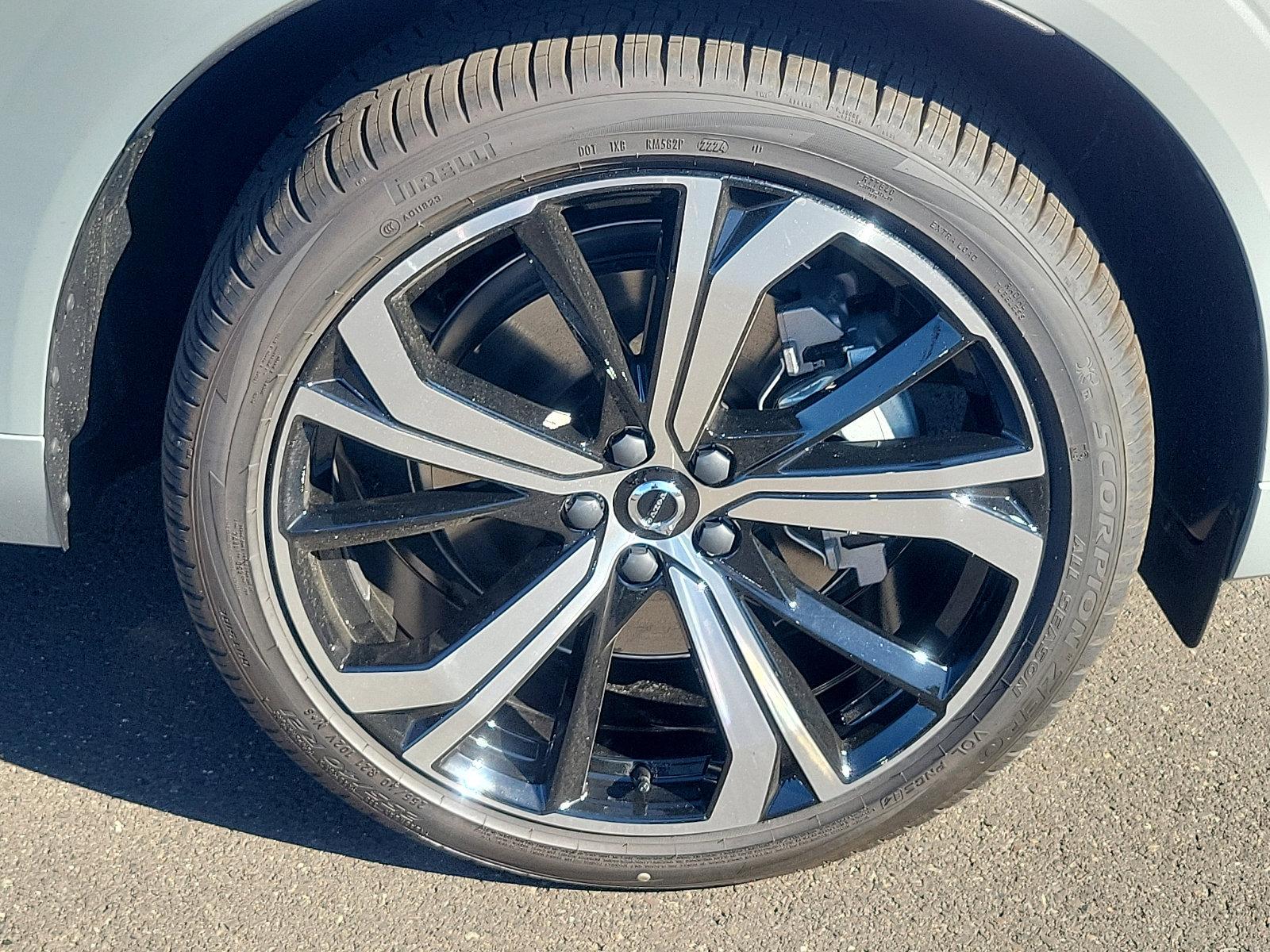 2025 Volvo XC60 Plug-In Hybrid Vehicle Photo in Trevose, PA 19053