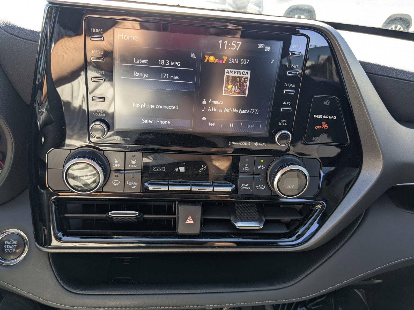 2022 Toyota Highlander Vehicle Photo in Davie, FL 33331