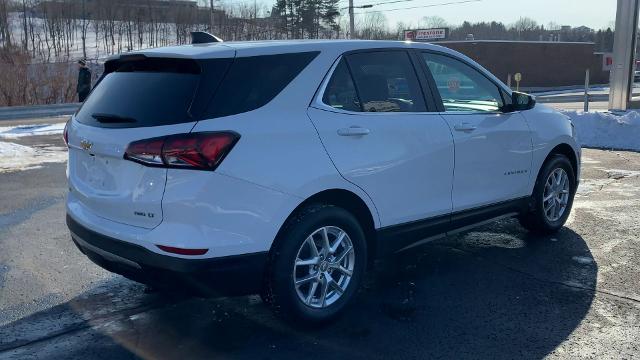 2022 Chevrolet Equinox Vehicle Photo in MOON TOWNSHIP, PA 15108-2571