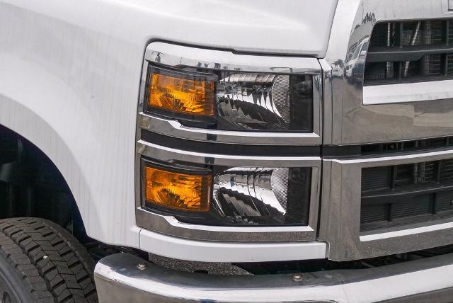 2023 Chevrolet Silverado Chassis Cab Vehicle Photo in VENTURA, CA 93003-8585